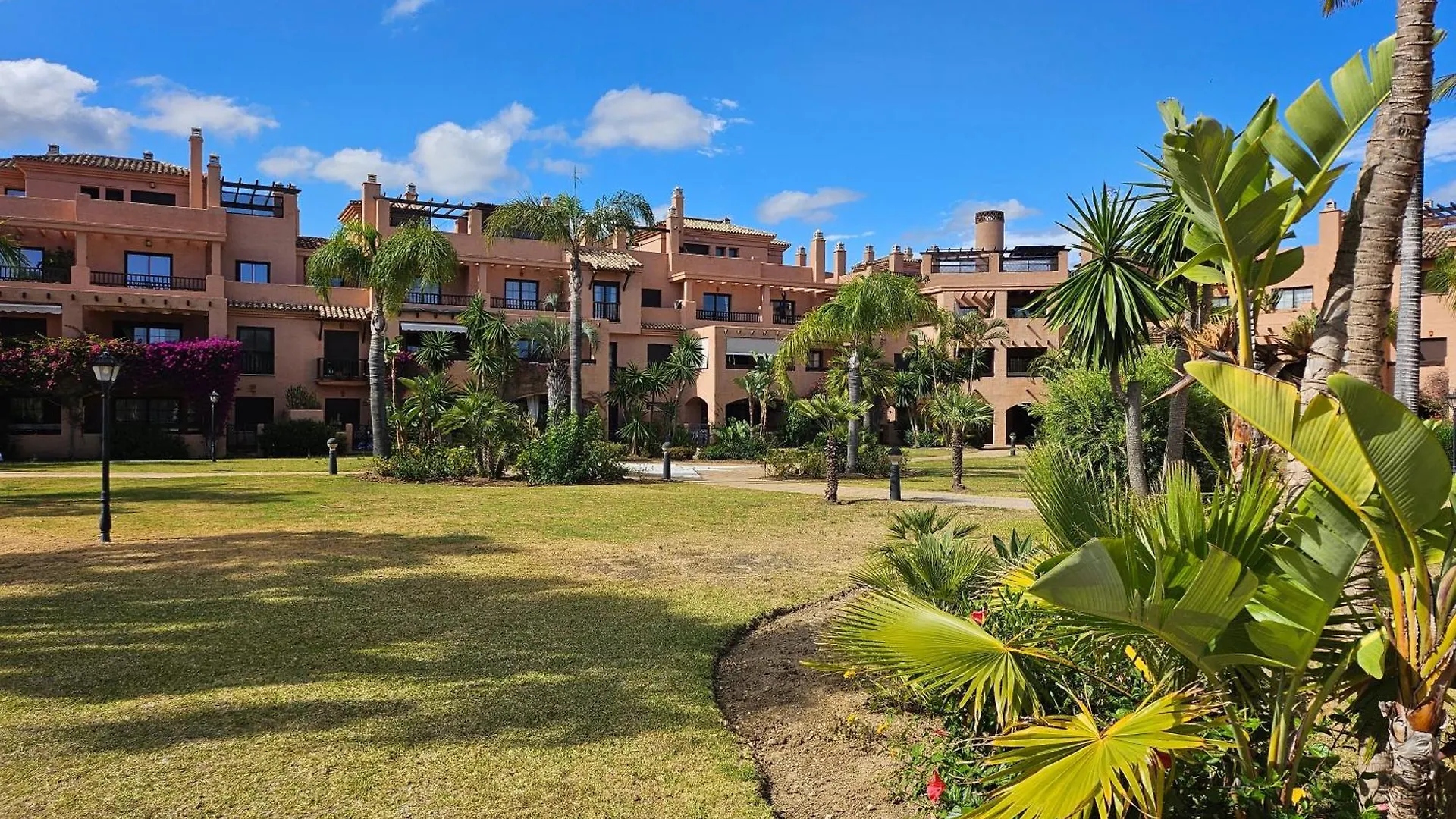 Apartment Modern 2Br Apt Second Line Marbella Beach, Pools And Paddle Estepona