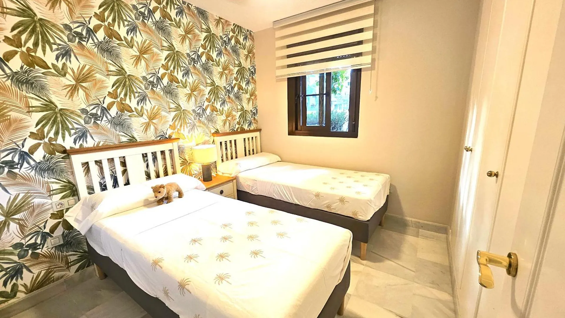 Modern 2Br Apt Second Line Marbella Beach, Pools And Paddle Estepona